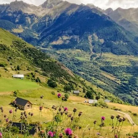 مكان تخييم Mobil-home Avec Animaux Acceptes - 6 Pers. - Api-1-52-2970 Estaing (Hautes-Pyrenees)